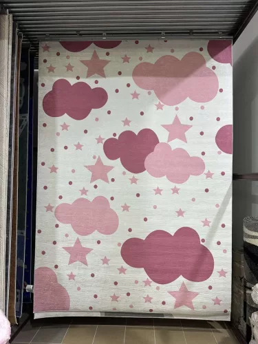 Rózsaszín felhőmintás gyerekszőnyeg 160x230 cm