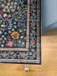 Carpetum kék alapon virágmintás vintage szőnyeg 160x230 cm